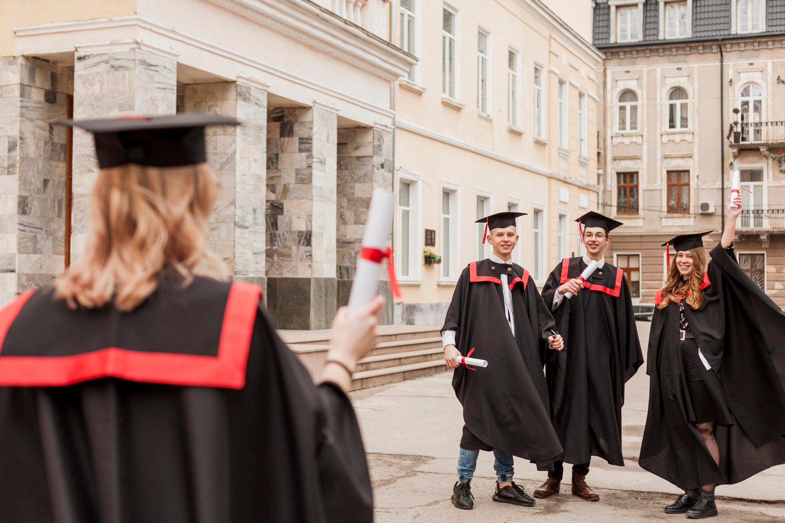 GRADUATED STUDENTS IN FRANCE